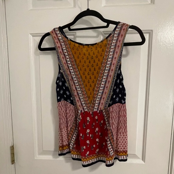 Patrons of Peace Floral Top - Picture 5 of 5